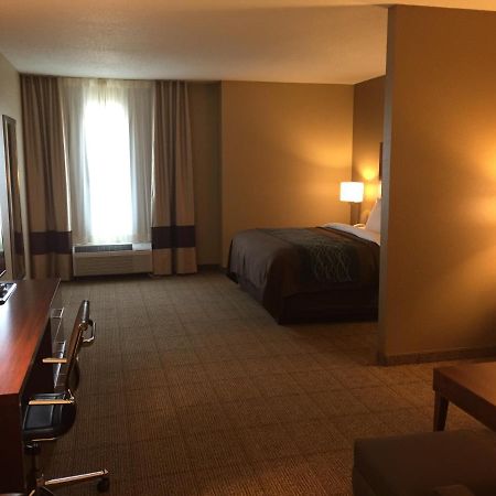 Comfort Inn & Suites Lynchburg Airport - University Area Exterior photo